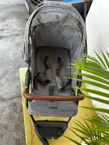 Carrinho de bebê ABC design 