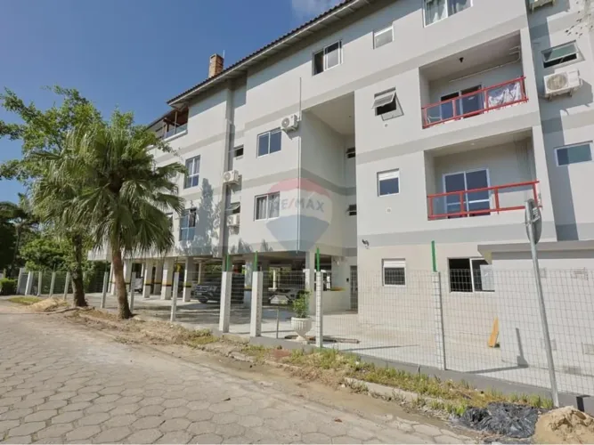 Apartamento Mobiliado com 1 Dormitório à Venda em Cachoeira do Bom Jesus, Florianópolis