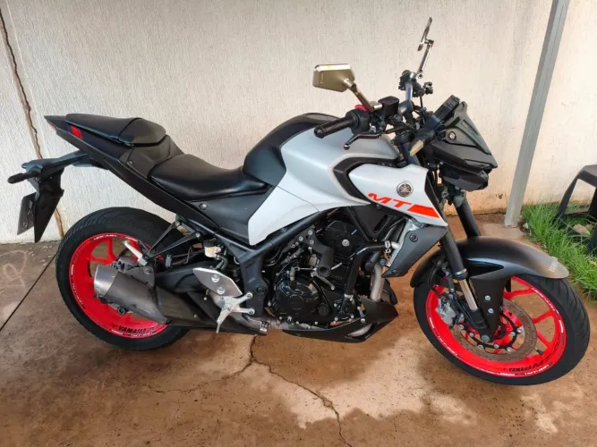 Yamaha MT-03 ABS - Baixa Quilometragem e Muito Conservada