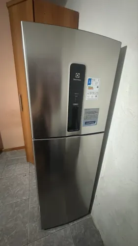 Geladeira Electrolux Frost Free Inverter 415L Efficient com AutoSense Inox