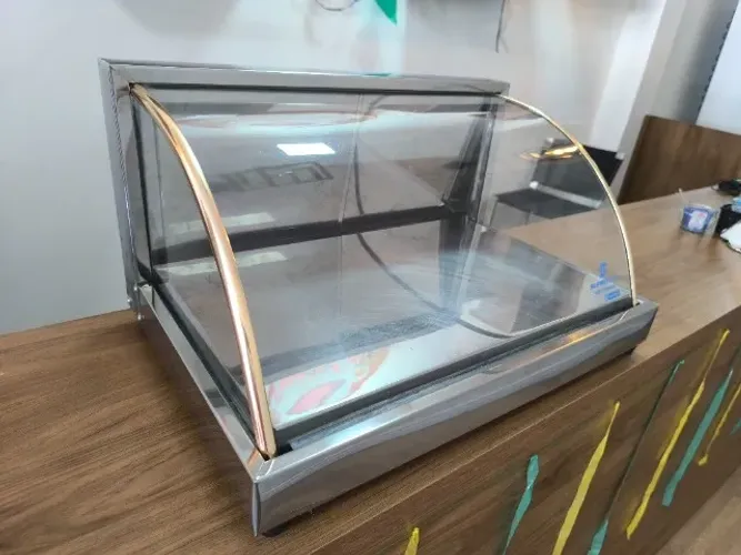 Estufa fria 3 bandejas vidro curvo