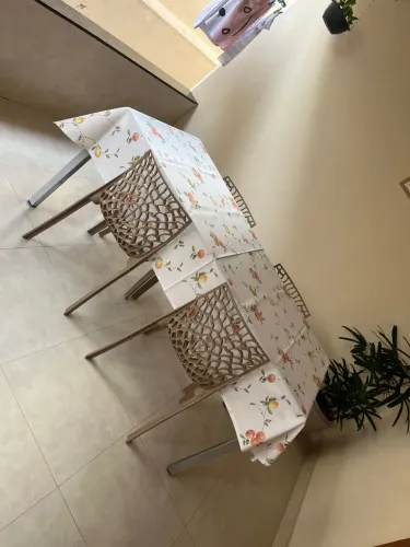 Mesa de vidro para 6 cadeiras