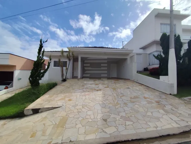 Casa térrea para alugar em Valinhos com 3 dormitórios, 1 suíte, 4 vagas, quintal