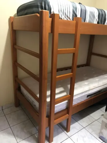 Beliche de Madeira em Ótimo Estado Ideal para Quarto Infantil, Visitas ou Casa de Praia