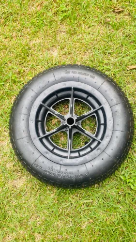 Roda Carrinho de Mão 3.25x8 com Pneu e Câmara - Aro Plástico