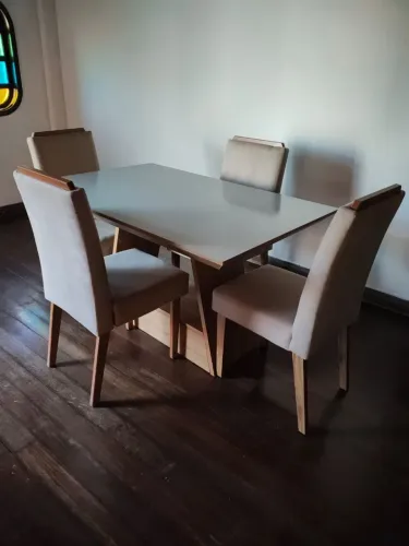 Mesa 4 cadeiras