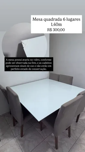 Mesa de jantar quadrada