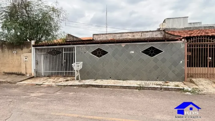 RDS vende casa com laje Qd 20 Setor Oeste Gama