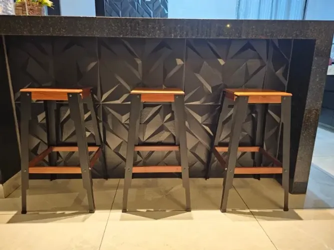 KIT 3 BANQUETAS ALTA QUADRADA PRETA - MARCA DESFIACOCO