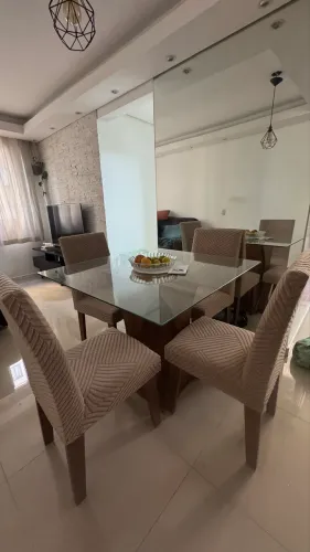Mesa de Vidro com 4 Cadeiras