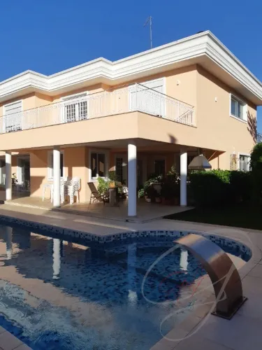Casa de luxo em condomínio na Vila São Francisco, Osasco-SP: 5 quartos, 5 suítes, 3 salas,