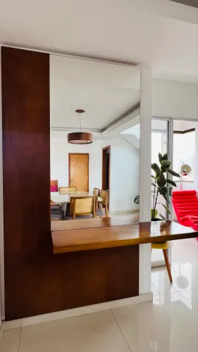 Aparador com Espelho 