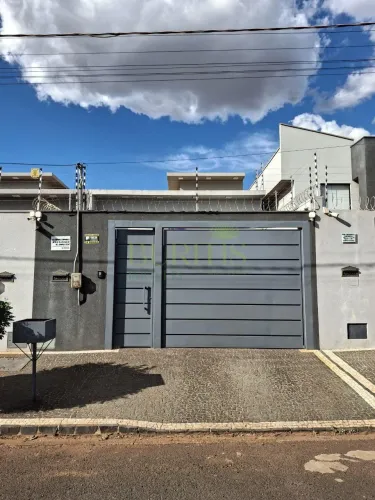 Casa mobiliada com 3 quartos para Locação no Residencial Campos Elíseos  Rio Verde.
