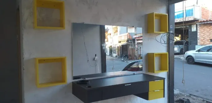 Nichos ,bancada espelho 80 X1,30, e um lavatório por 400,00 reais . 