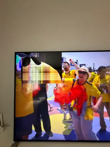 Smart TV LG 70 POLEGADAS Modelo 70UT8050PSA - Display Quebrado 