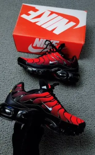 Tenis tn deadpool vermelho e preto