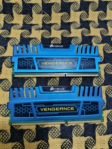 Kit memória Corsair Vengeance 8gb 1600mhz (2x4gb)