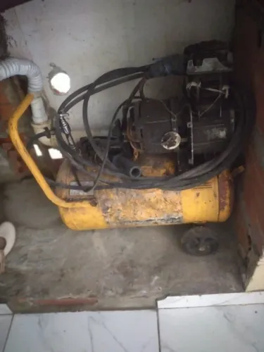 Vendo esse compressor pra concerto