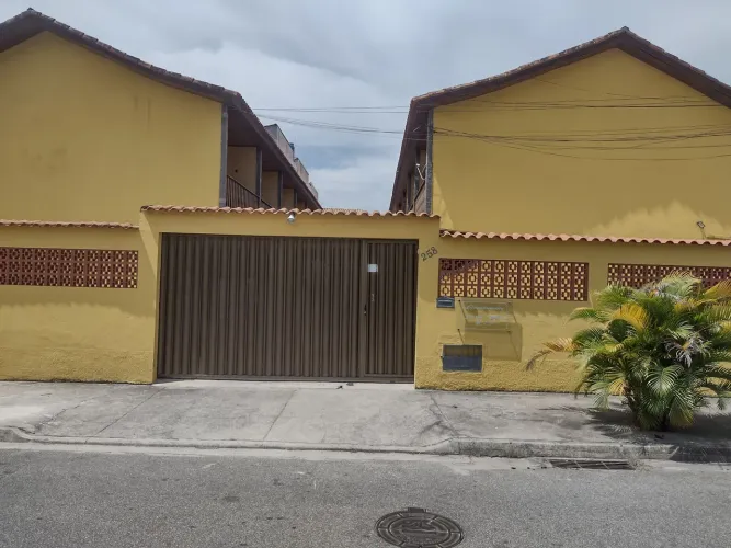 Locação casa Duplex excelente localização 