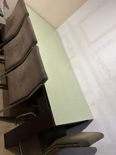 Mesa de jantar 6lugares com cadeiras
