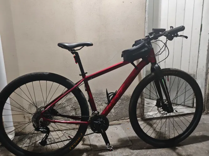 Bicicleta Colli + pneus chaoyang. cubos, pneus e garfo novo. Aceito negociar o preço.