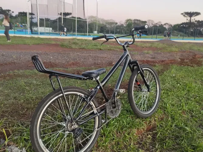 Bike montadinha aro 24