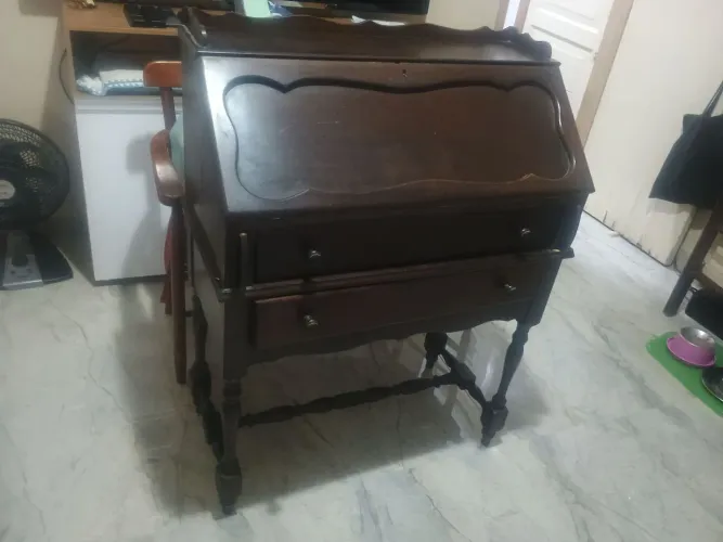 Escrivaninha vintage.
