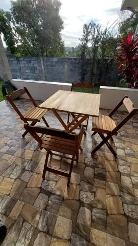Mesa com 4 cadeiras