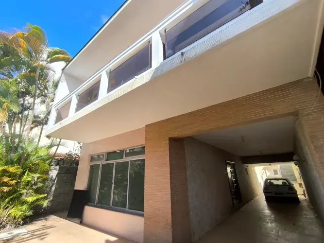 Casa com com 4 quartos sendo 2 suítes, mais Apto 2/4 sendo 1 ste, piscina em Centro - Maca