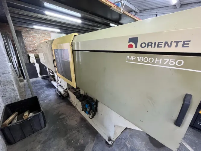 ? INJETORA DE PLÁSTICO ORIENTE IHP 1800 H750 - EXCELENTE ESTADO E PRONTA PARA PRODUÇÃO ?