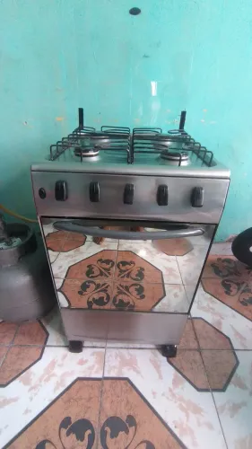 Vendo Fogão Esmaltec Inox 4 Bocas e Forno Em Perfeitas condições 