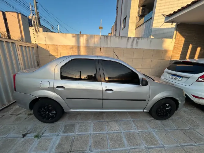 Renault Logan Authentique Hi-flex 1.0 16V 4P 2011