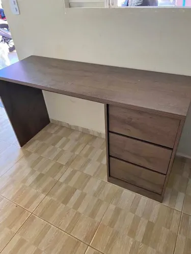 Mesa de Escritório 1,36m 3 Gavetas (Novo) Entrega Grátis!