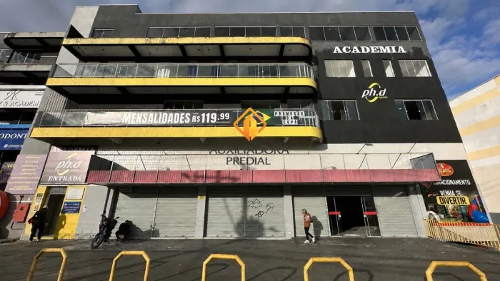LOJA 500 m² COMERCIAL DE GRANDE PORTE NA AV. JACOB MACANHAN - PINHAIS