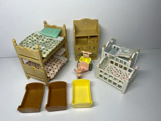 Sylvanian families - móveis de quarto + bike infantil