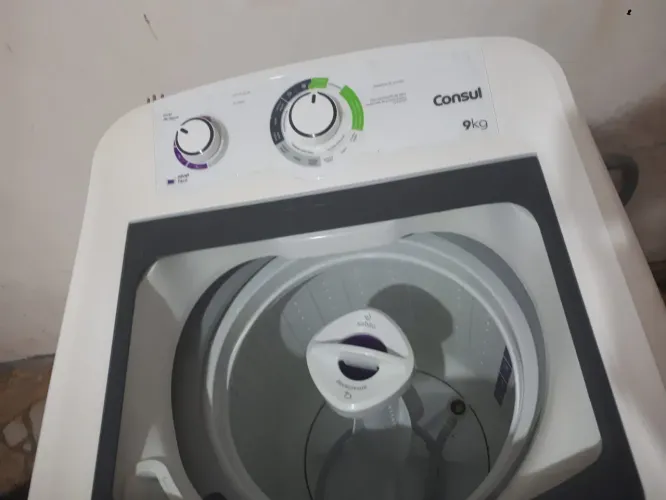 Máquina de lavar consul 9kg, pouco usada ainda no plástico no painel entrego grátis