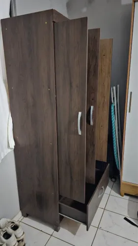 Vendo Guarda Roupa de Solteiro