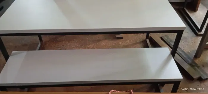 Mesa de jantar industrial 