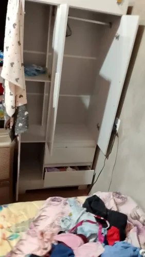 Vendo guarda roupa semi-novo 