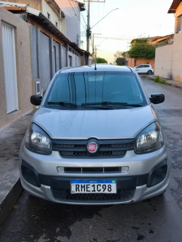 Fiat Uno Attractive 1.0 EVO Fire Flex 8V 5P 2021