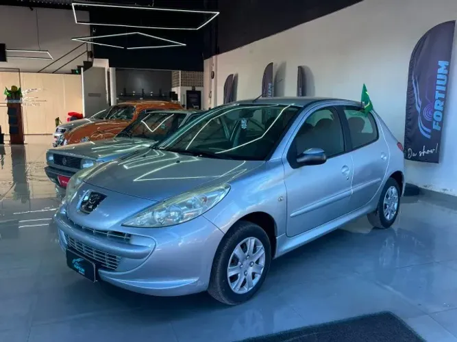 Peugeot 207 XR 1.4 Flex 8V 5P 2013