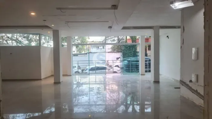 Sala Comercial para Alugar no Bairro Ariribá, Balneário Camboriú, Santa Catarina