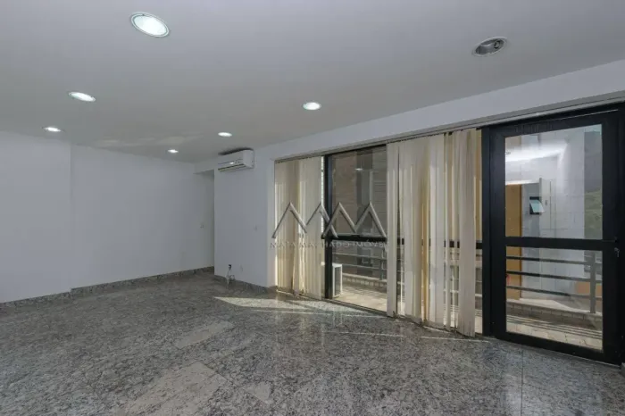 Sala à Venda no Vila da Serra | 36 m²