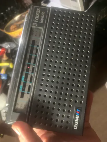 rádio portátil Izumi Topázio de 3 faixas