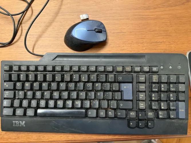 Lote de teclado e mouse, IBM e Logitech