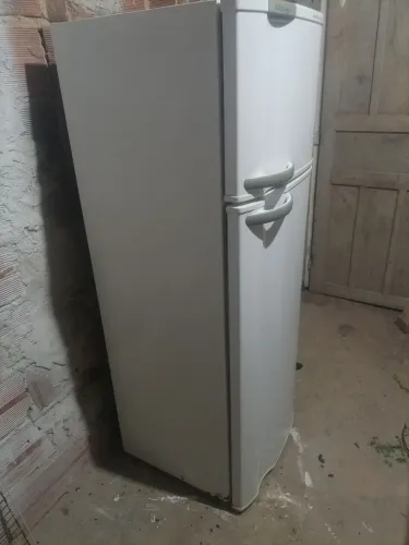 Vendo geladeira eletrolux funcionando