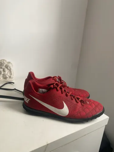 Chuteira nike society