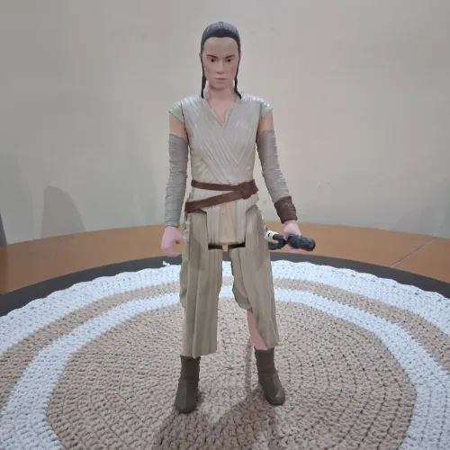 Boneco Rey Star Wars 27,5 cm Hasbro Com Bastão