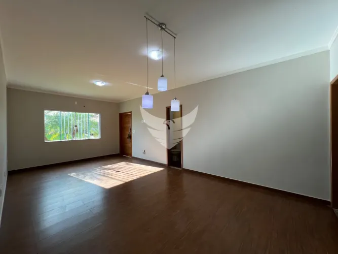 CASA CONDOMÍNIO ALBERTO JAQUIER