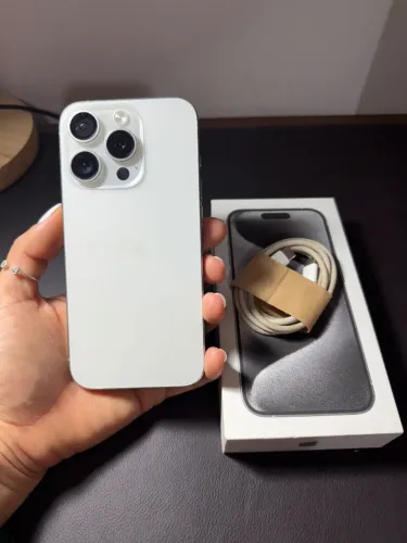 iPhone 15 Pro 128GB Branco 
